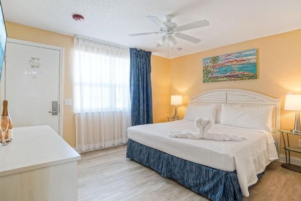 Glunz Ocean Beach Hotel & Resort (Key Colony Beach)